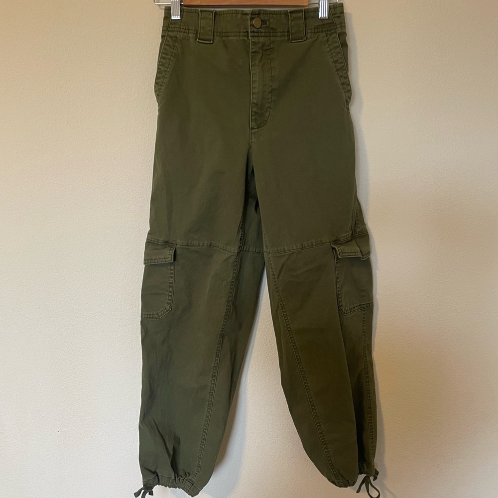 Old Navy Women’s Green Cargo Pants